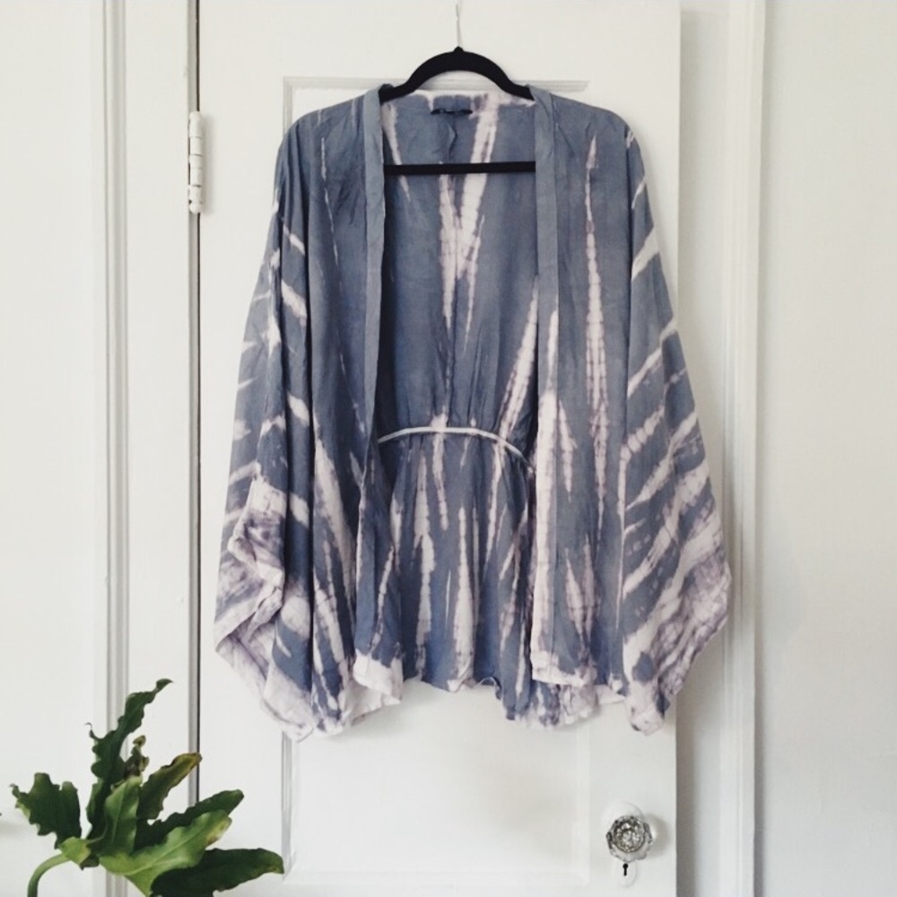 Sim&Sam•Tie Dye Oversized Bell Sleeve Kimono SM/MD